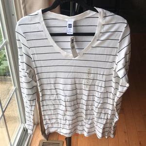 GAP Large Black White Striped V-neck Unworn